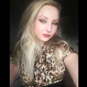 Meet your Posher, Demi